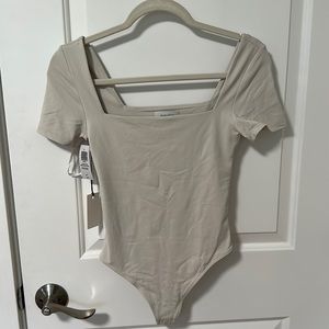 Aritzia Babaton Squareneck Short Sleeve Bodysuit